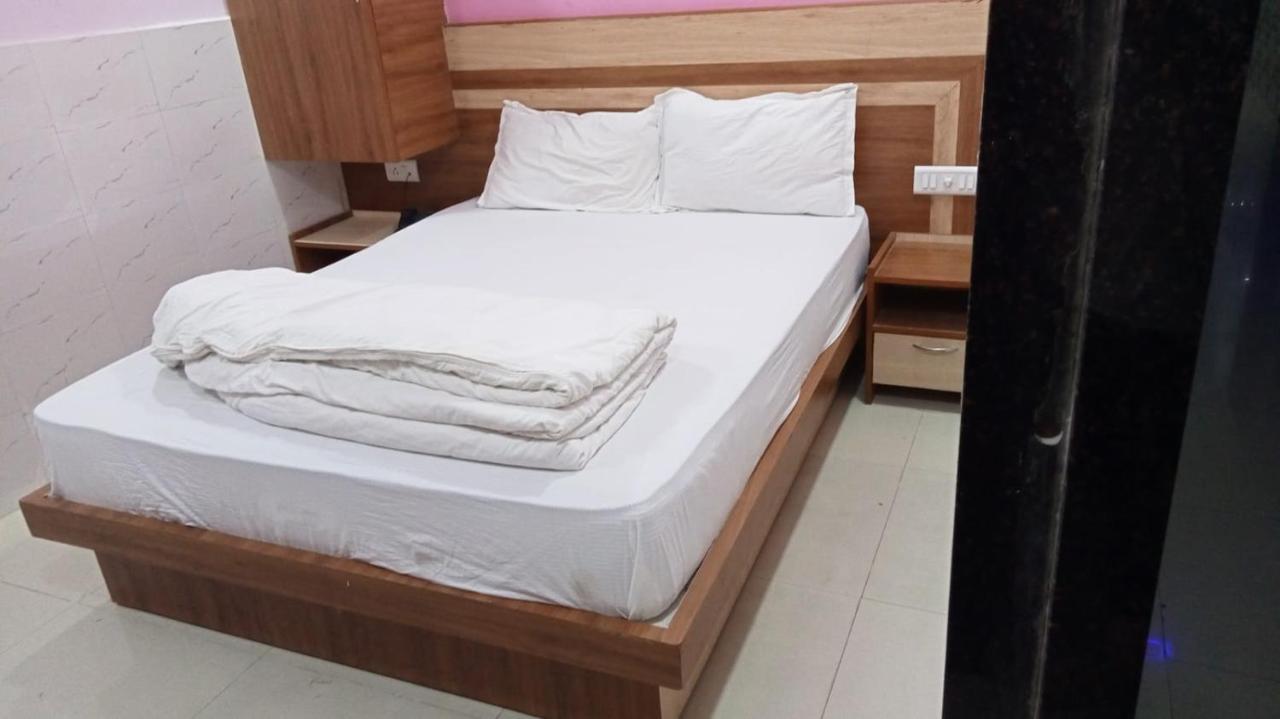 Hotel Shree Krishna Ahmedabad Eksteriør bilde