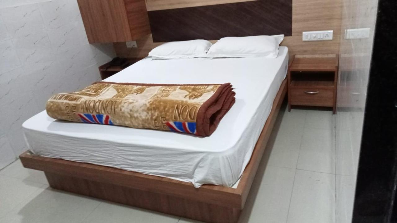 Hotel Shree Krishna Ahmedabad Eksteriør bilde