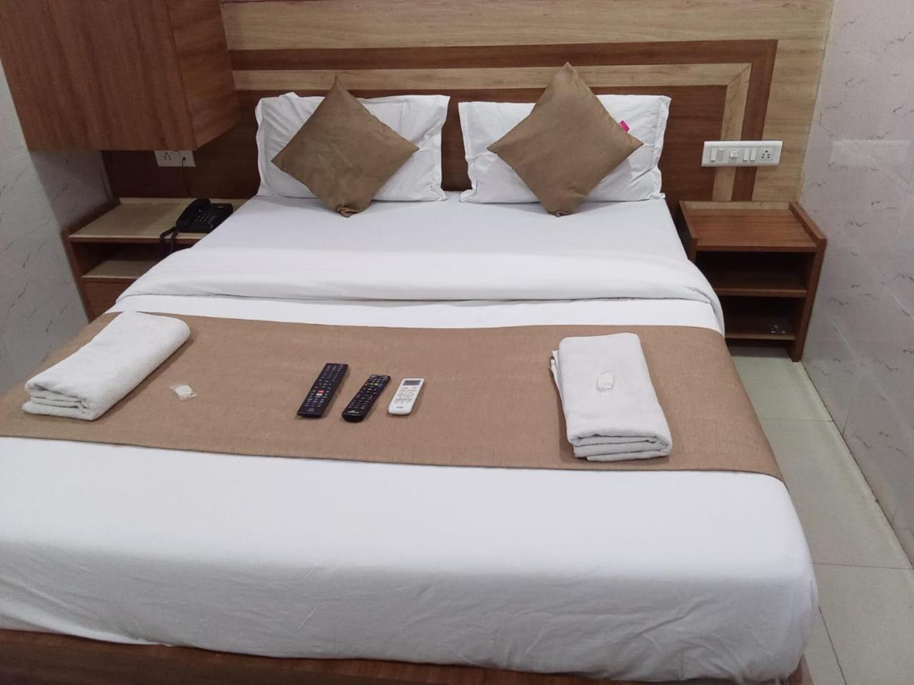 Hotel Shree Krishna Ahmedabad Eksteriør bilde